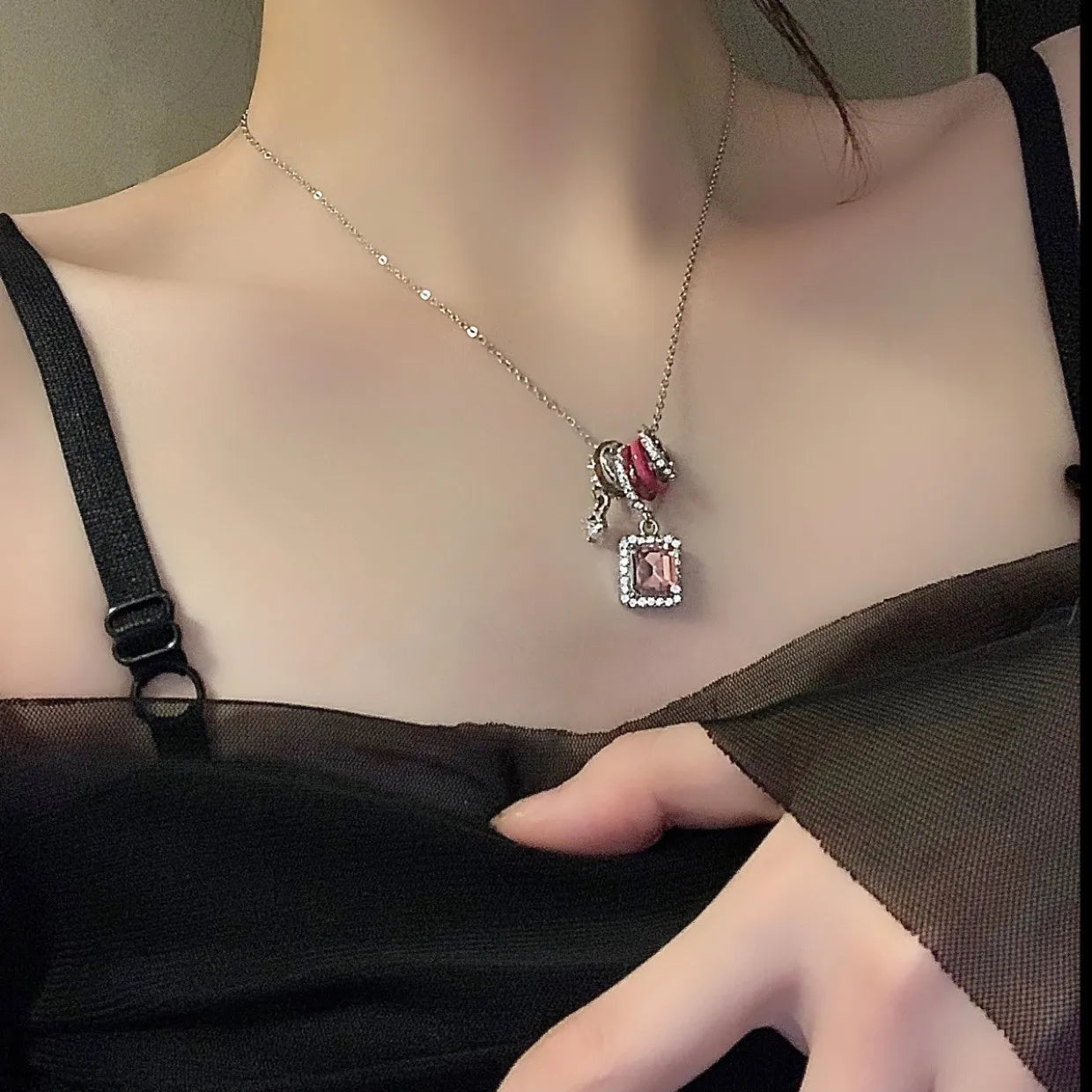 Sweet Kpop Colored Zircon Square Rhinestone Pendant Necklace For Women Y2K Korean Fashion Hoop Metal Choker Collar Jewelry Gift